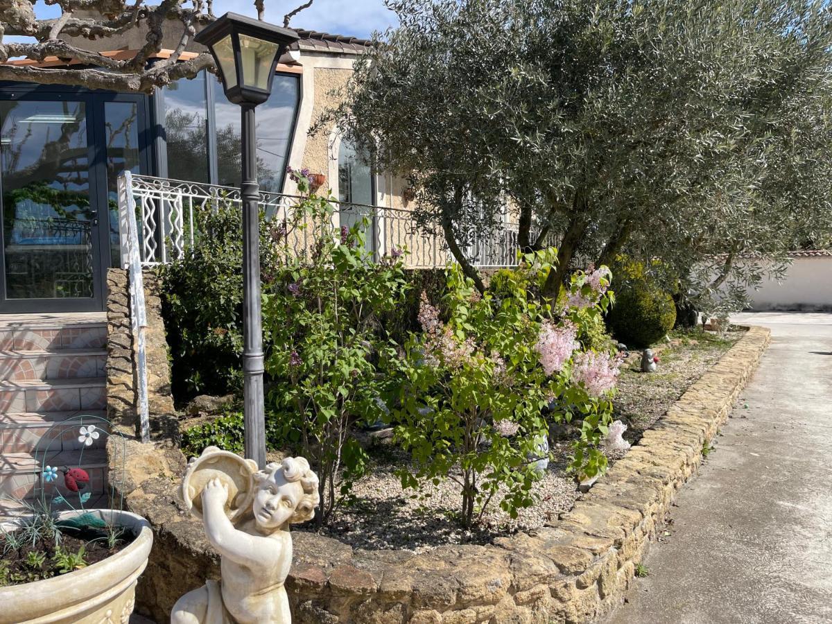 Studio Les Petits Lutins Entraigues-sur-la-Sorgue Exterior photo