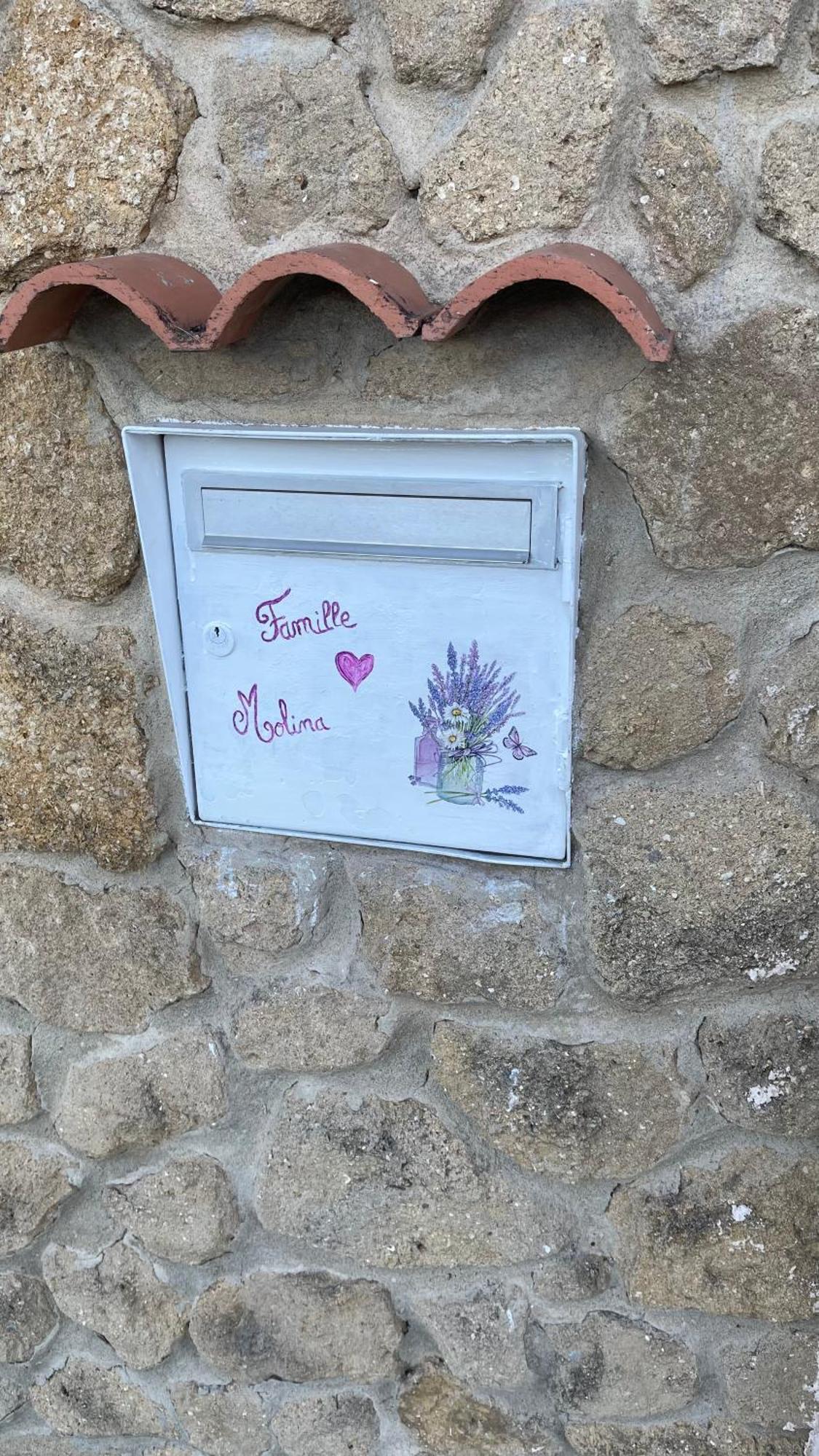 Studio Les Petits Lutins Entraigues-sur-la-Sorgue Exterior photo