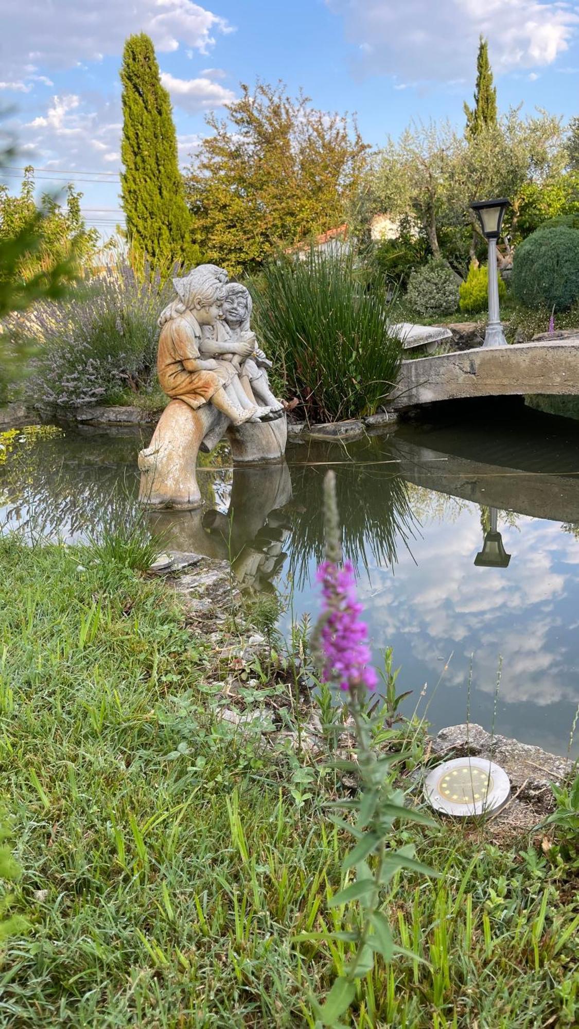 Studio Les Petits Lutins Entraigues-sur-la-Sorgue Exterior photo