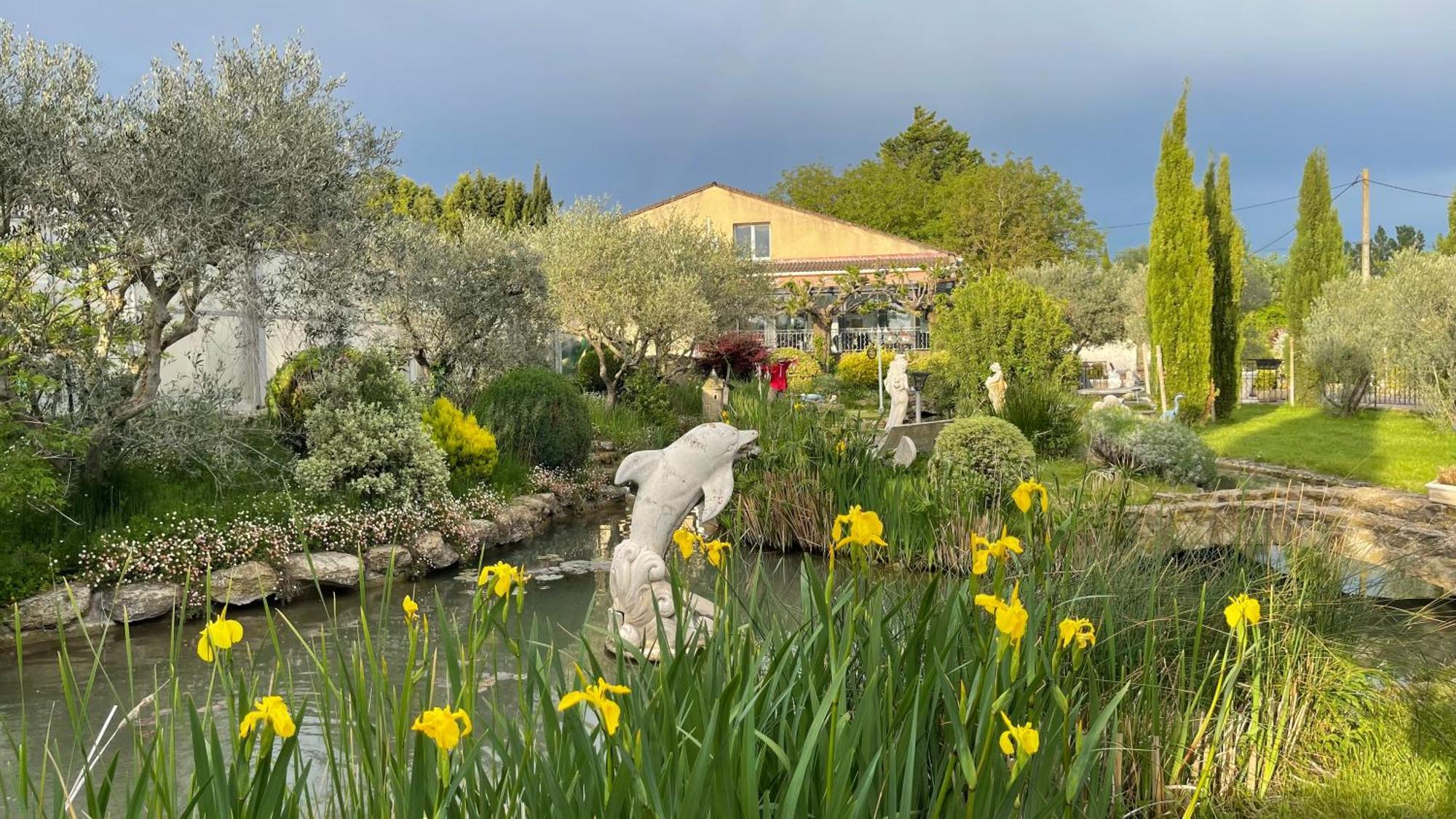 Studio Les Petits Lutins Entraigues-sur-la-Sorgue Exterior photo